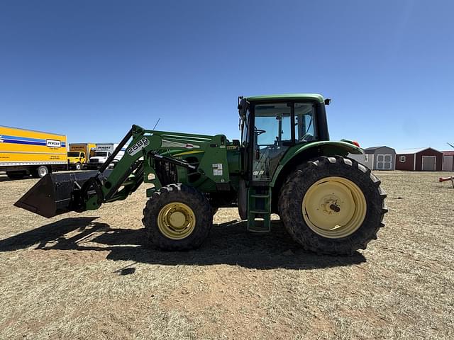 Image of John Deere 7130 equipment image 2