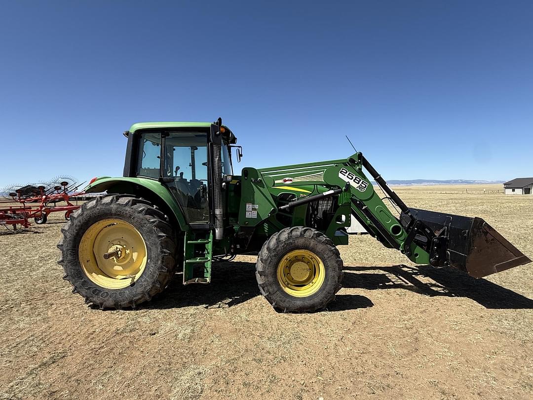 Image of John Deere 7130 Primary image