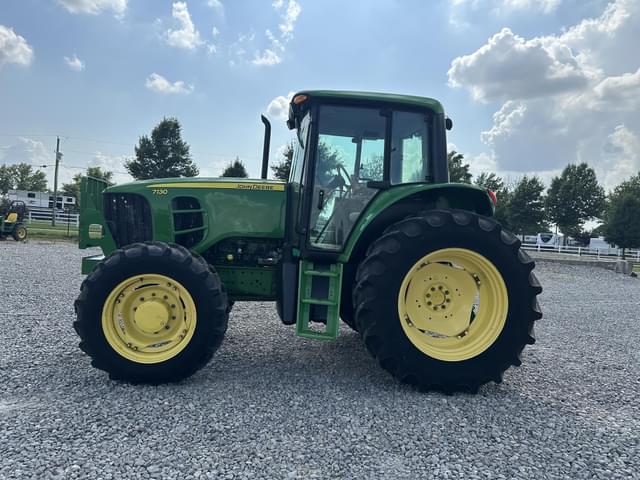 Image of John Deere 7130 equipment image 2