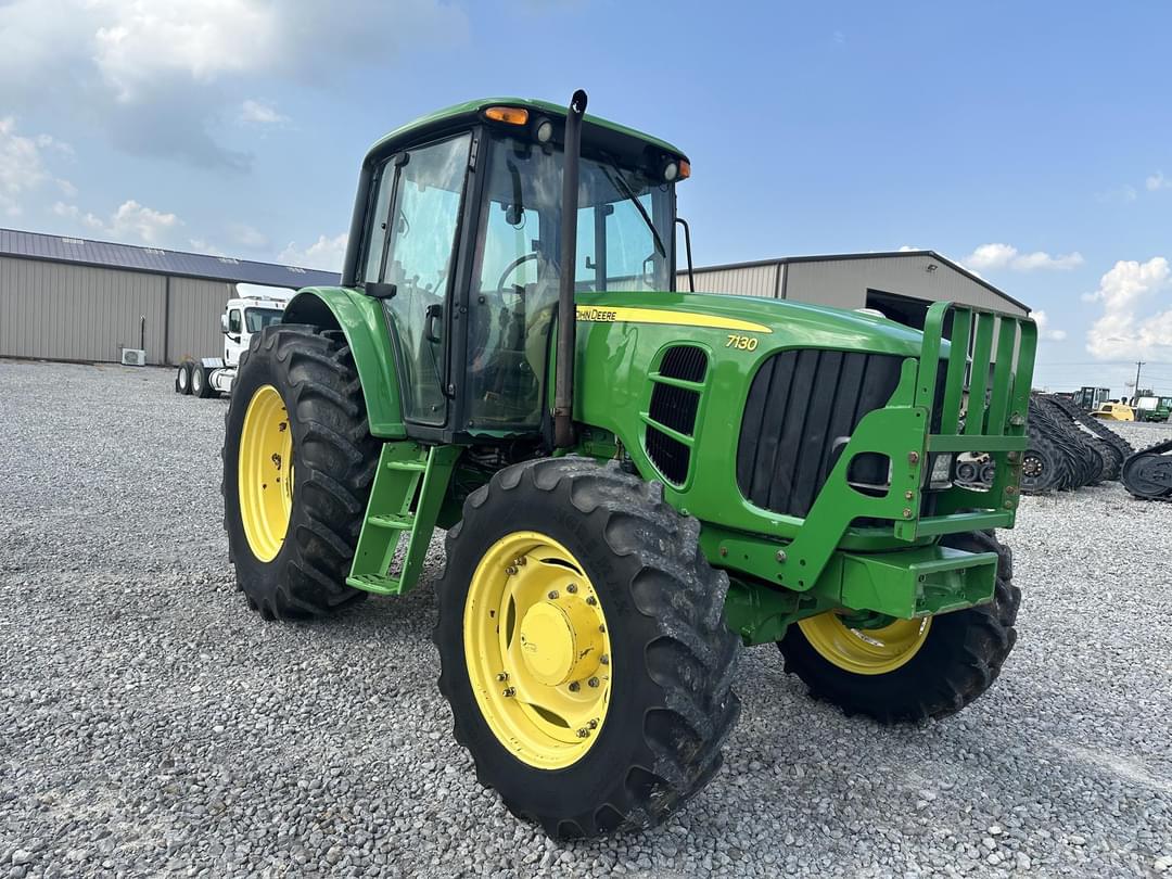 Image of John Deere 7130 Primary image