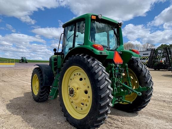 Image of John Deere 7130 equipment image 3
