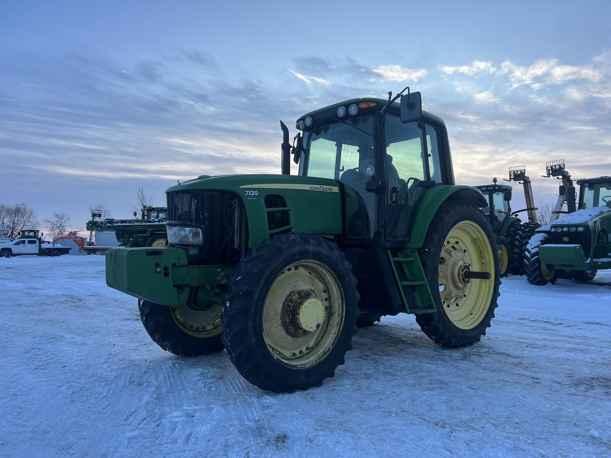 2008 John Deere 7130 Premium Equipment Image0