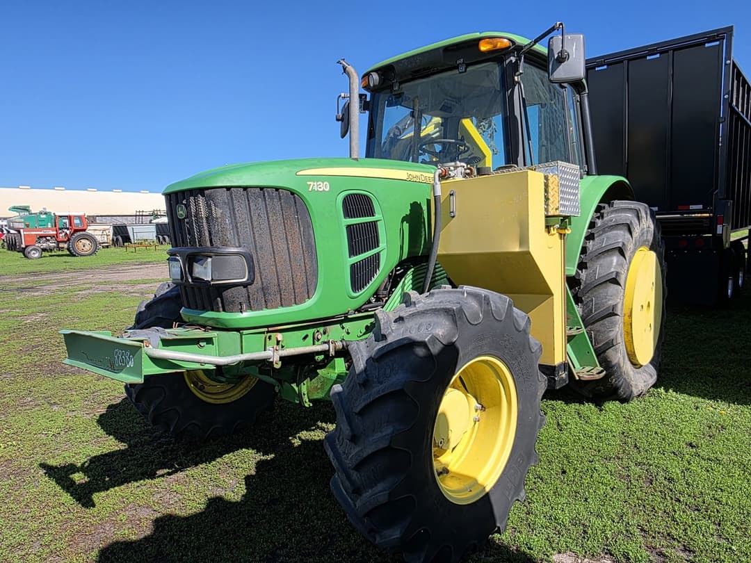 Image of John Deere 7130 Primary image