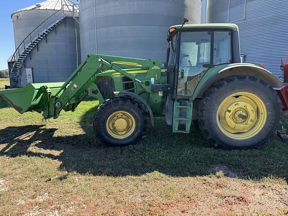 Image of John Deere 7230 equipment image 1