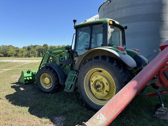 Image of John Deere 7230 equipment image 2