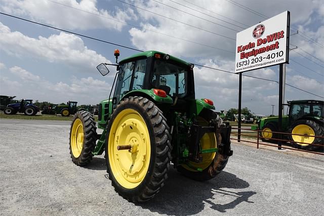 Image of John Deere 7230 equipment image 4