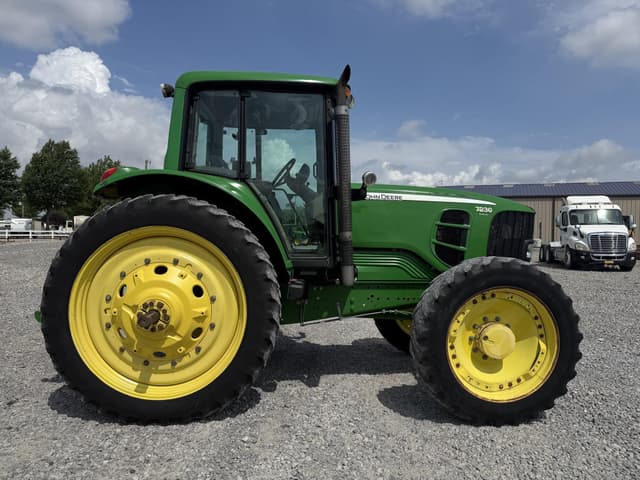 Image of John Deere 7230 Premium equipment image 3