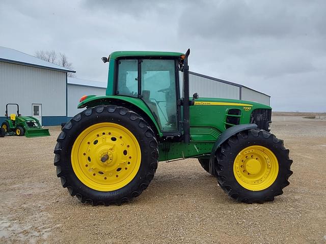 Image of John Deere 7230 Premium equipment image 3