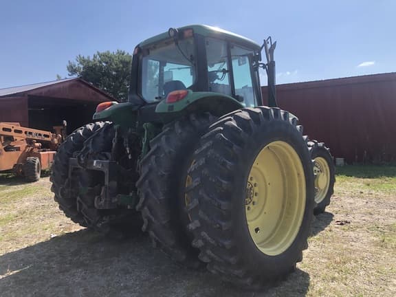 Image of John Deere 7330 equipment image 3