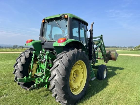 Image of John Deere 7330 equipment image 3