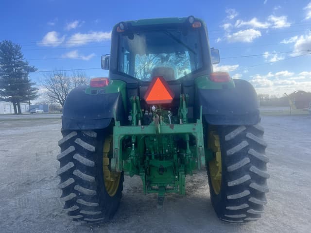 Image of John Deere 7330 equipment image 2