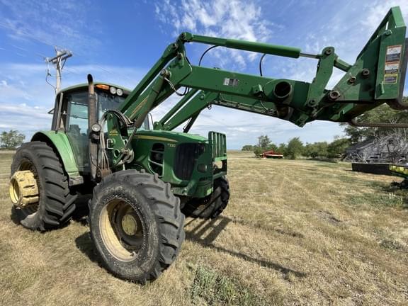 Image of John Deere 7330 Primary image