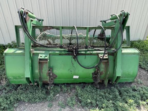 Image of John Deere 7330 equipment image 4
