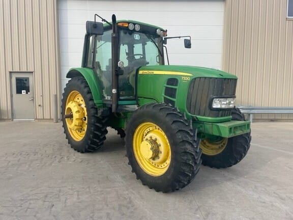 2008 John Deere 7330 Equipment Image0