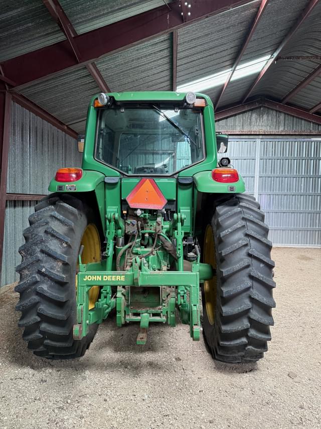 Image of John Deere 7330 equipment image 3