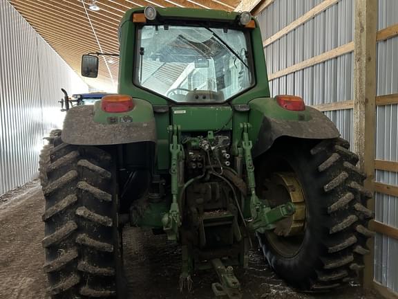 Image of John Deere 7330 equipment image 3