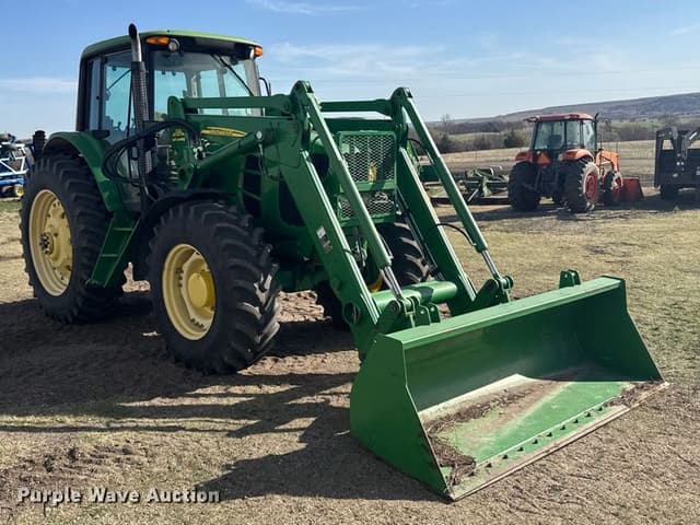 Image of John Deere 7330 equipment image 2
