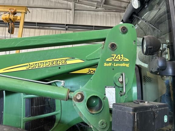 Image of John Deere 7330 equipment image 3