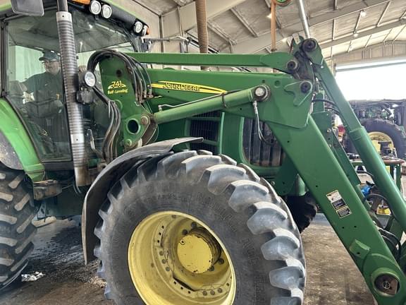 Image of John Deere 7330 equipment image 1