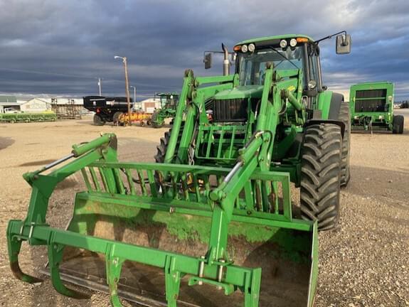Image of John Deere 7330 equipment image 4