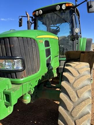 Image of John Deere 7330 equipment image 2