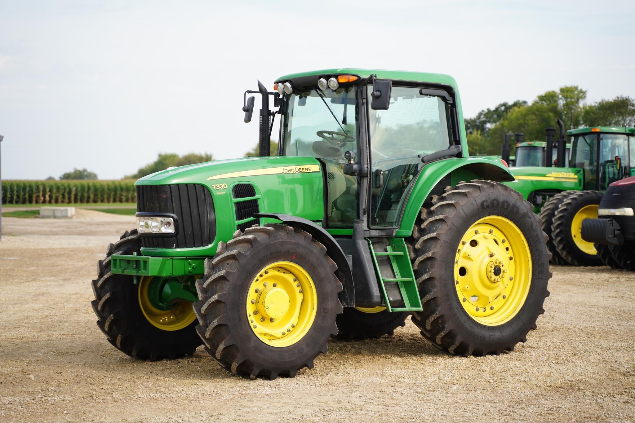 2008 John Deere 7330 Equipment Image0