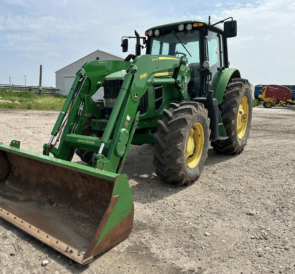 Image of John Deere 7330 Primary image