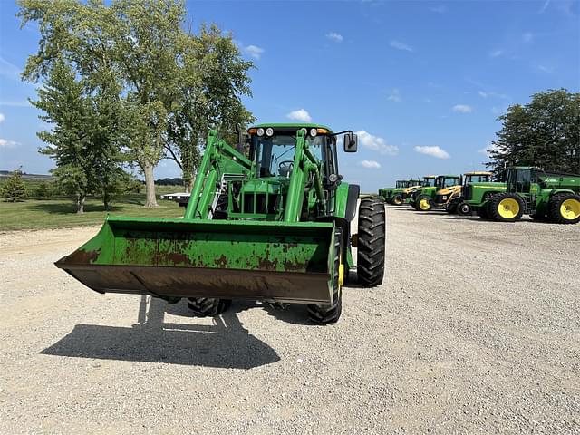 Image of John Deere 7330 equipment image 2