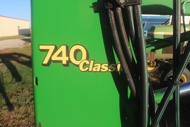 Image of John Deere 740 equipment image 4