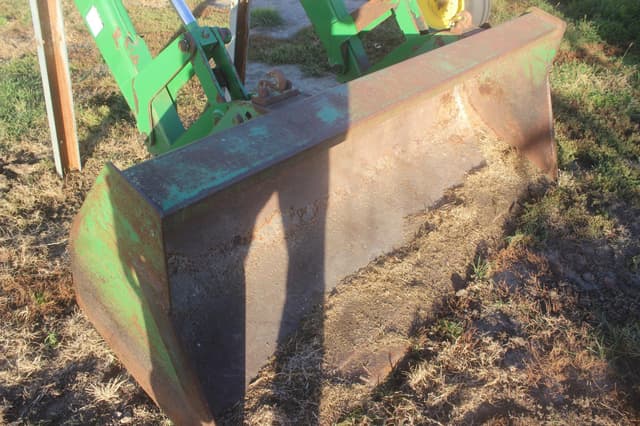 Image of John Deere 740 equipment image 1