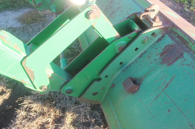 Image of John Deere 740 equipment image 3