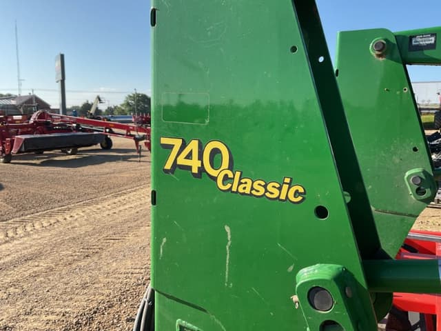 Image of John Deere 740 Classic equipment image 2