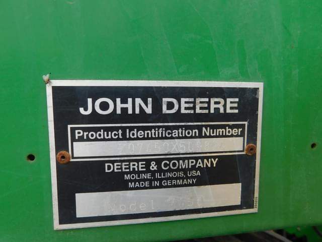 Image of John Deere 7450 equipment image 2