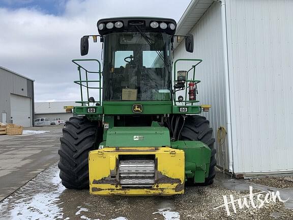 Image of John Deere 7450 equipment image 2