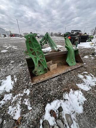 Image of John Deere 746 equipment image 2