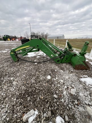 Main image John Deere 746