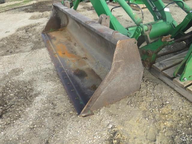 Image of John Deere 746 equipment image 4