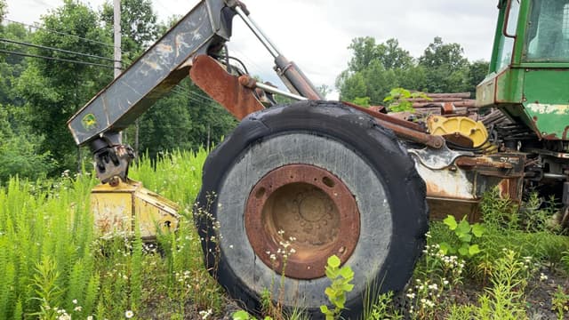 Image of John Deere 748GIII equipment image 4