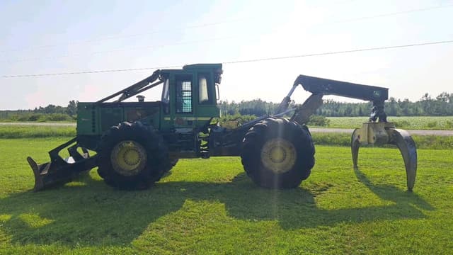 Image of John Deere 748H equipment image 1