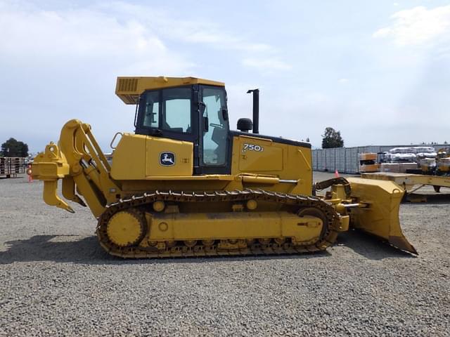 Image of John Deere 750J LT equipment image 2