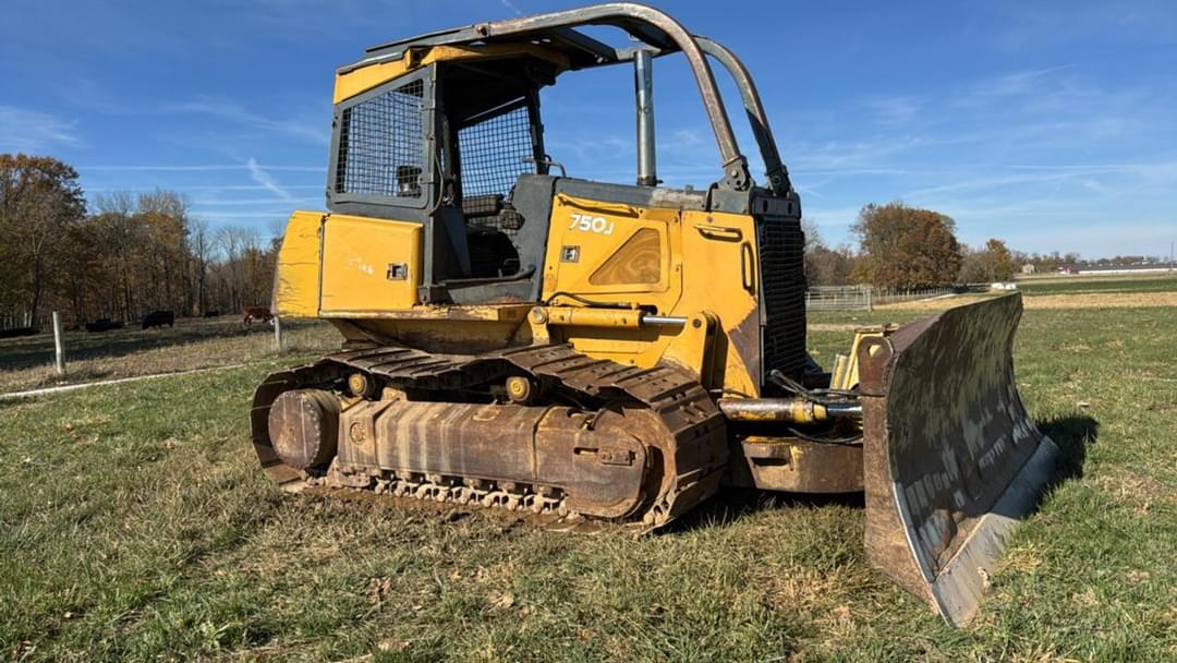 Image of John Deere 750J Primary Image
