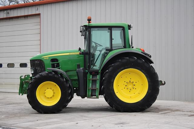 Image of John Deere 7530 Premium equipment image 2