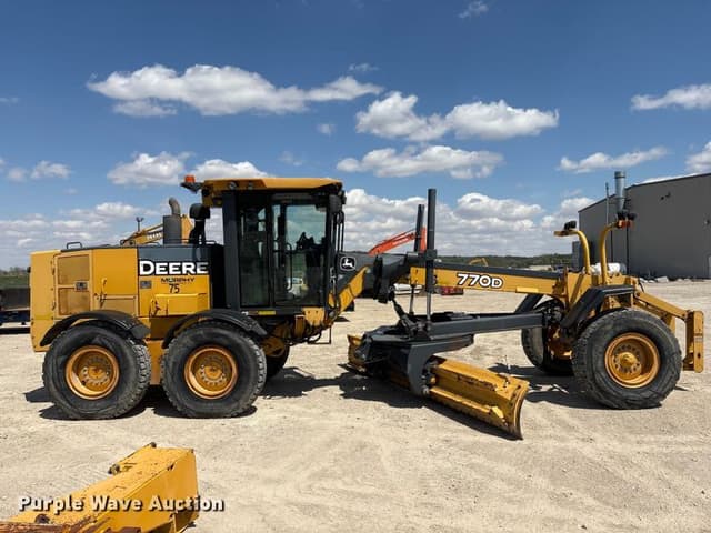 Image of John Deere 770D equipment image 3