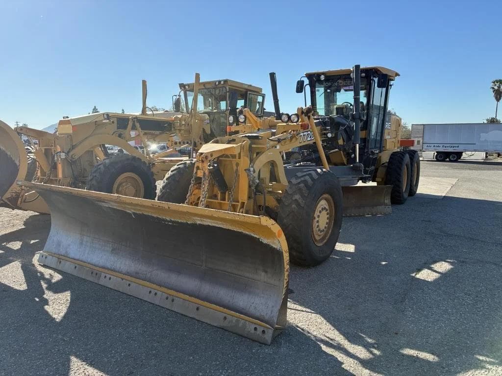 Image of John Deere 772D Primary image