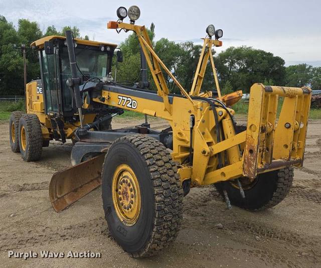 Image of John Deere 772D equipment image 2