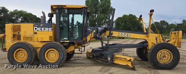 Image of John Deere 772D equipment image 3