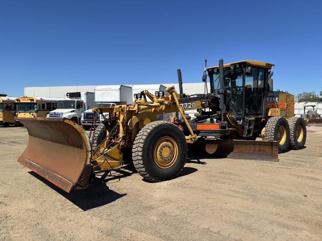 2008 John Deere 772D Equipment Image0