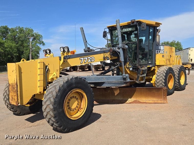 2008 John Deere 772D Equipment Image0