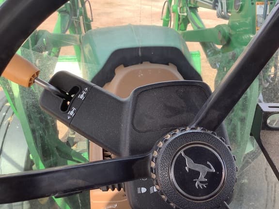 Image of John Deere 7730 equipment image 1