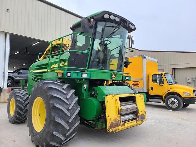 Image of John Deere 7800 equipment image 1